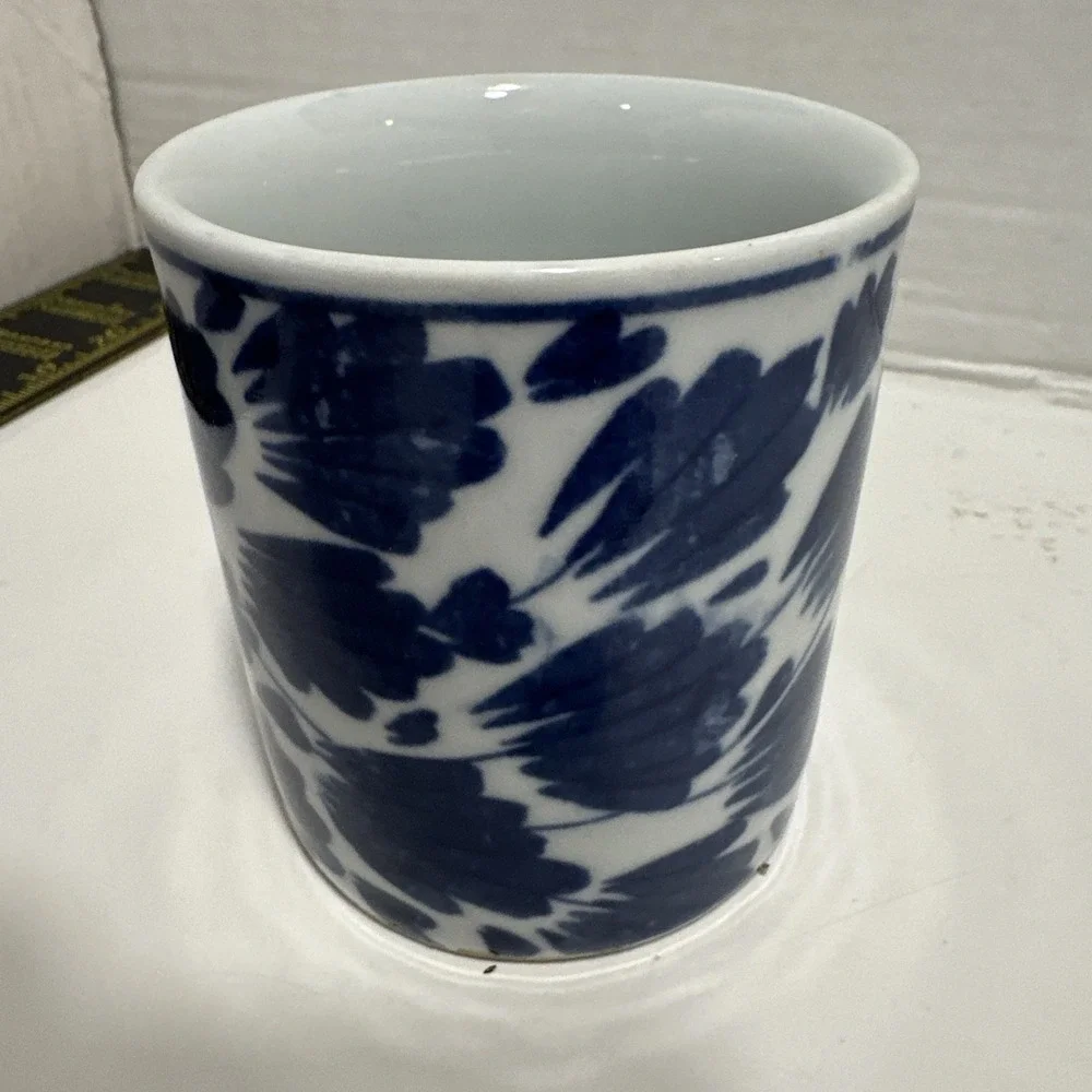 Pier 1 Blue & White Porcelain M B ug‎ 3.5